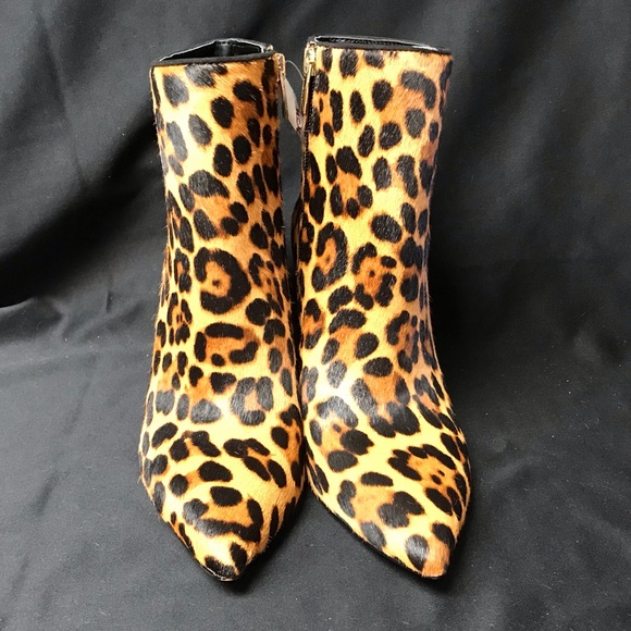Vince Camuto NANDI2 leopard calf hair ankle boots - Picture 2 of 8